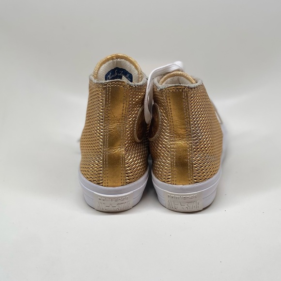The Converse Chuck II Perforated Metallic womens size 5 - Picture 5 of 6